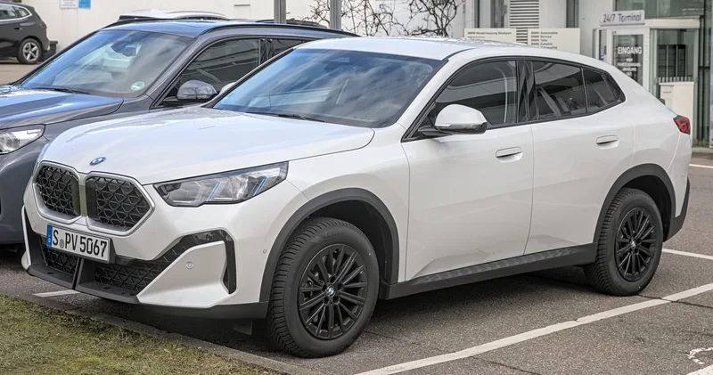 BMW iX2 xDrive30