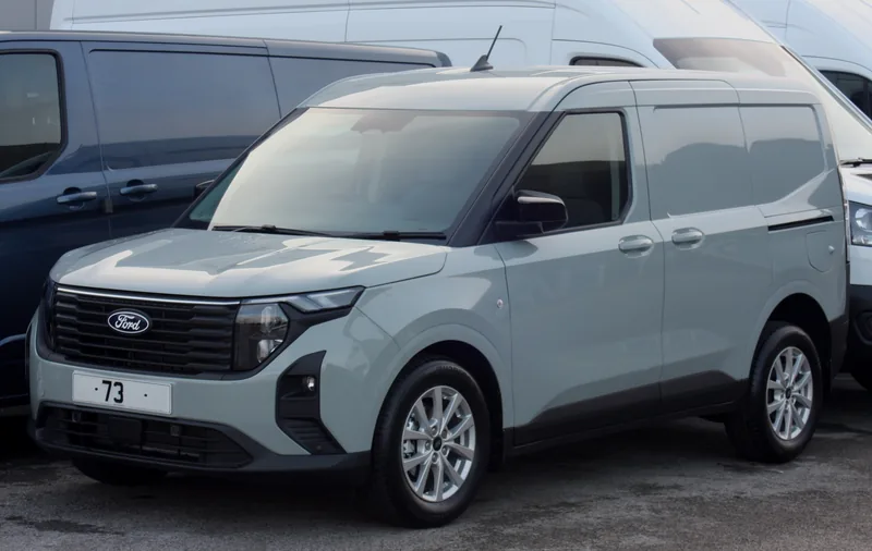 Ford E-Tourneo Courier 43 kWh