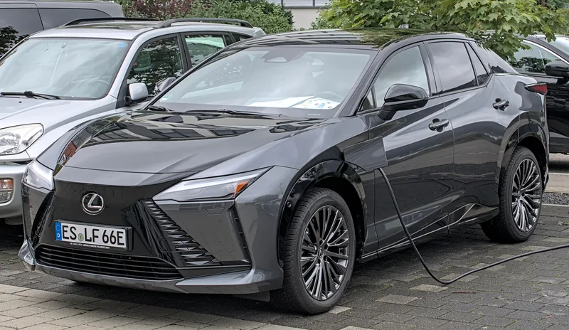 Lexus RZ 450e