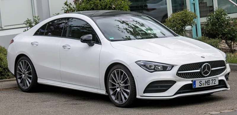 Mercedes CLA 200 EQ