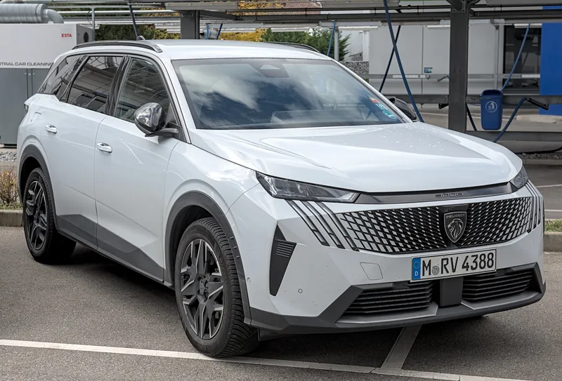 Peugeot e-5008 97kWh Long Range