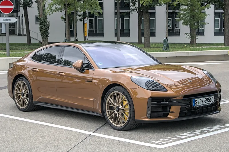 Porsche Panamera 4 E-Hybrid