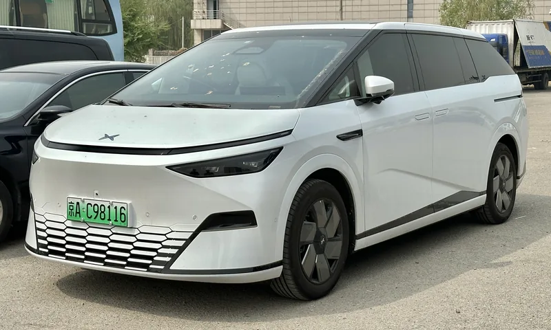 Xpeng X9 FWD LR